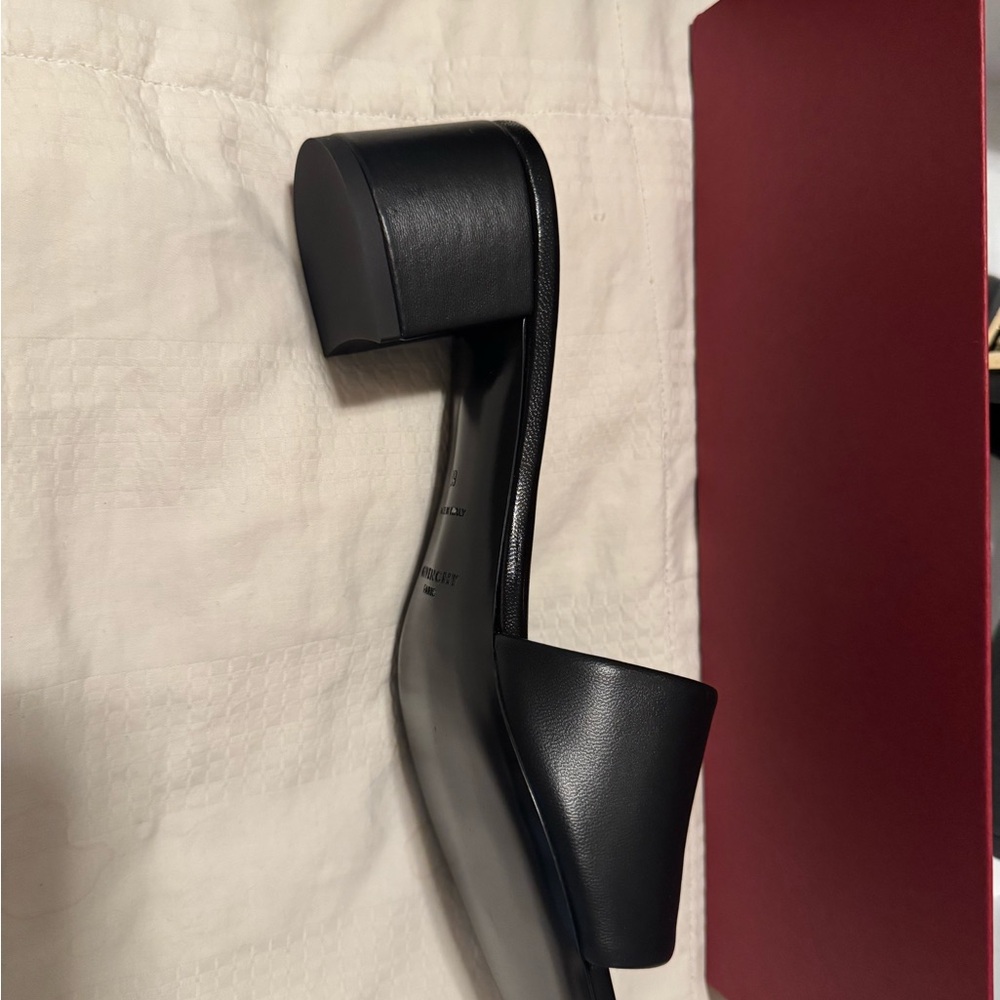 NEW Givenchy Black Women leather mules in size 39 - Picture 4 of 6